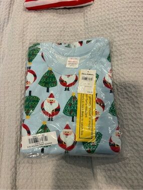 Hanna Andersson size 130 (8) Light Blue Santa & Christmas Tree